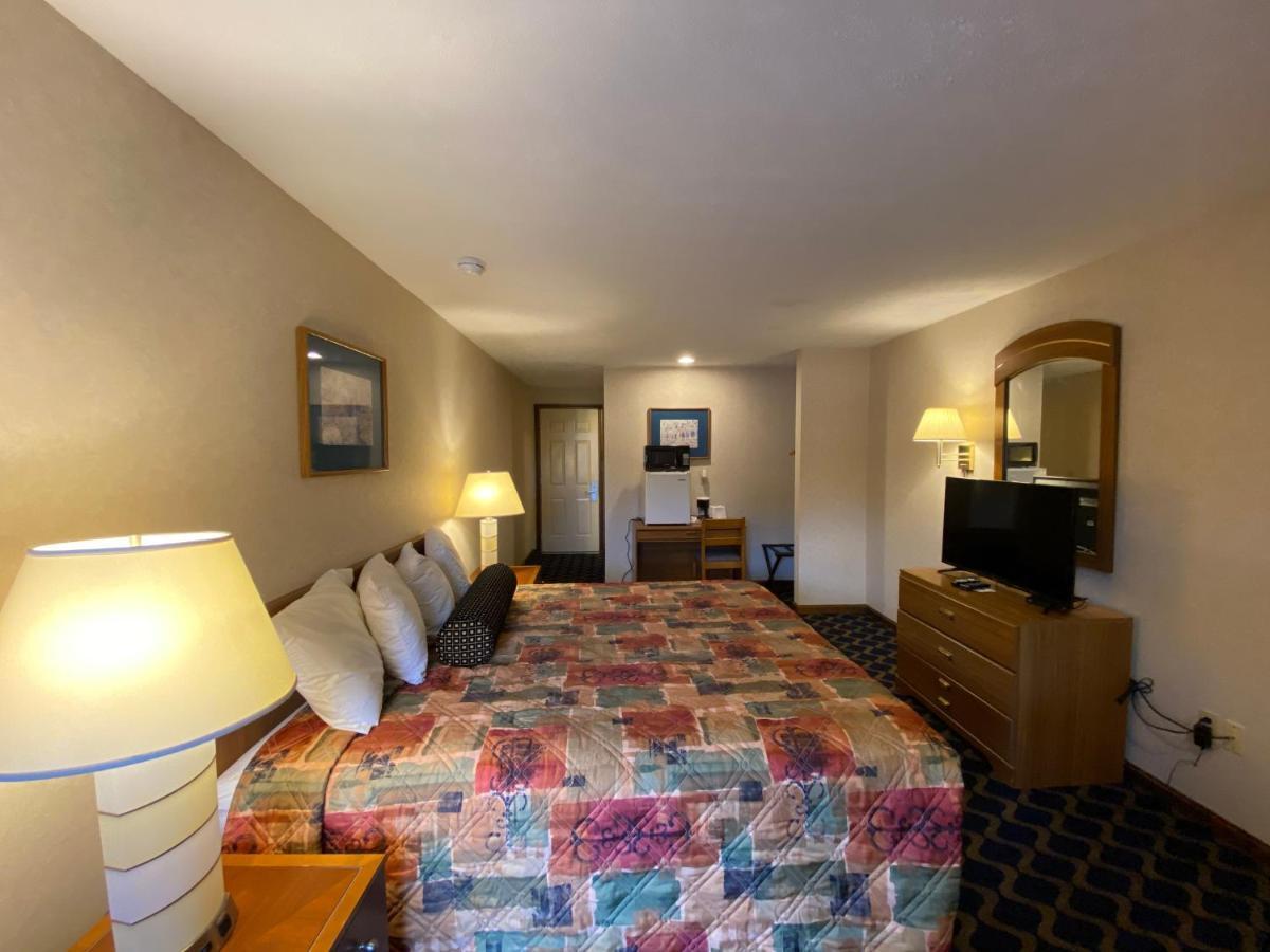 Economy Lodge 682 Main St Sturbridge Ngoại thất bức ảnh