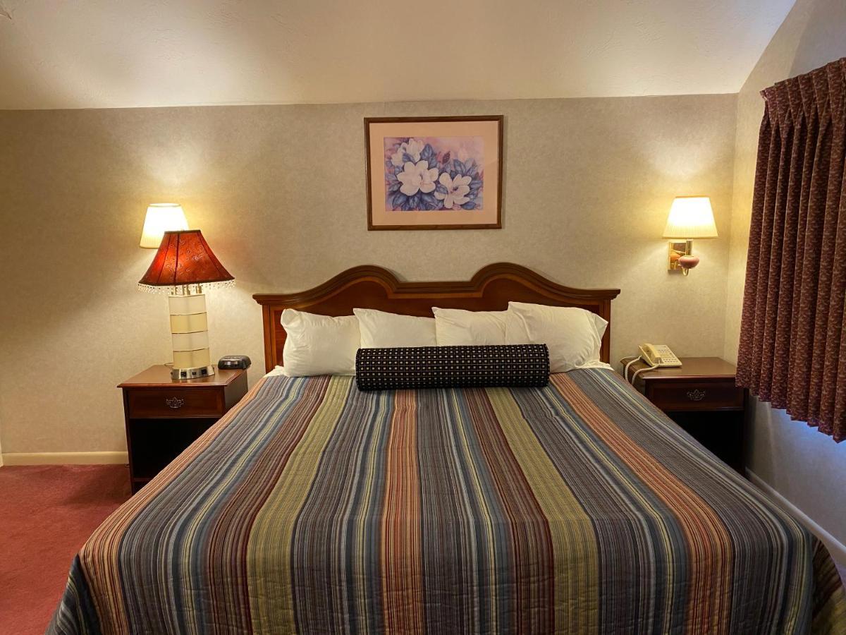 Economy Lodge 682 Main St Sturbridge Ngoại thất bức ảnh