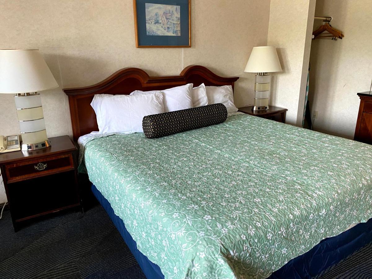Economy Lodge 682 Main St Sturbridge Ngoại thất bức ảnh