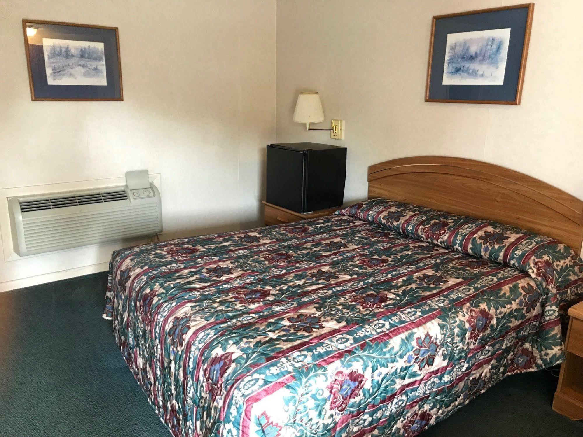 Economy Lodge 682 Main St Sturbridge Ngoại thất bức ảnh